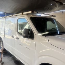 Nissan Van 
