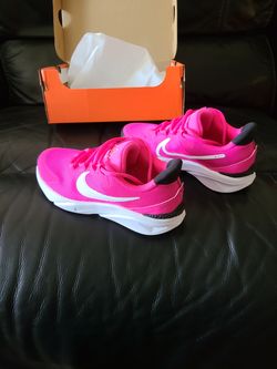 Kids Pink Nike (sz. 4Y)