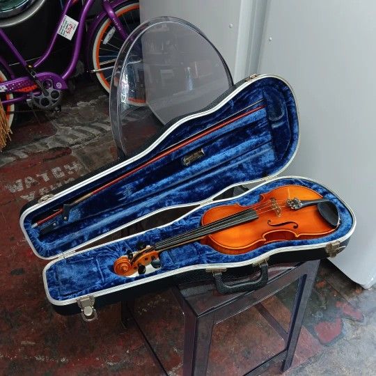Repro. Antonius Stradivarius Violin/ Bow/ Hard Travel Case