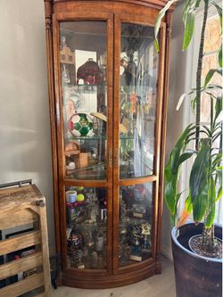 Curio cabinet