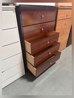 5 drawers dresser / Five drawers dresser / Cajonera 5 gavetas / Comoda