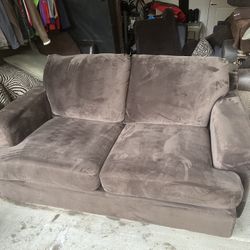 Loveseat & Sofa 