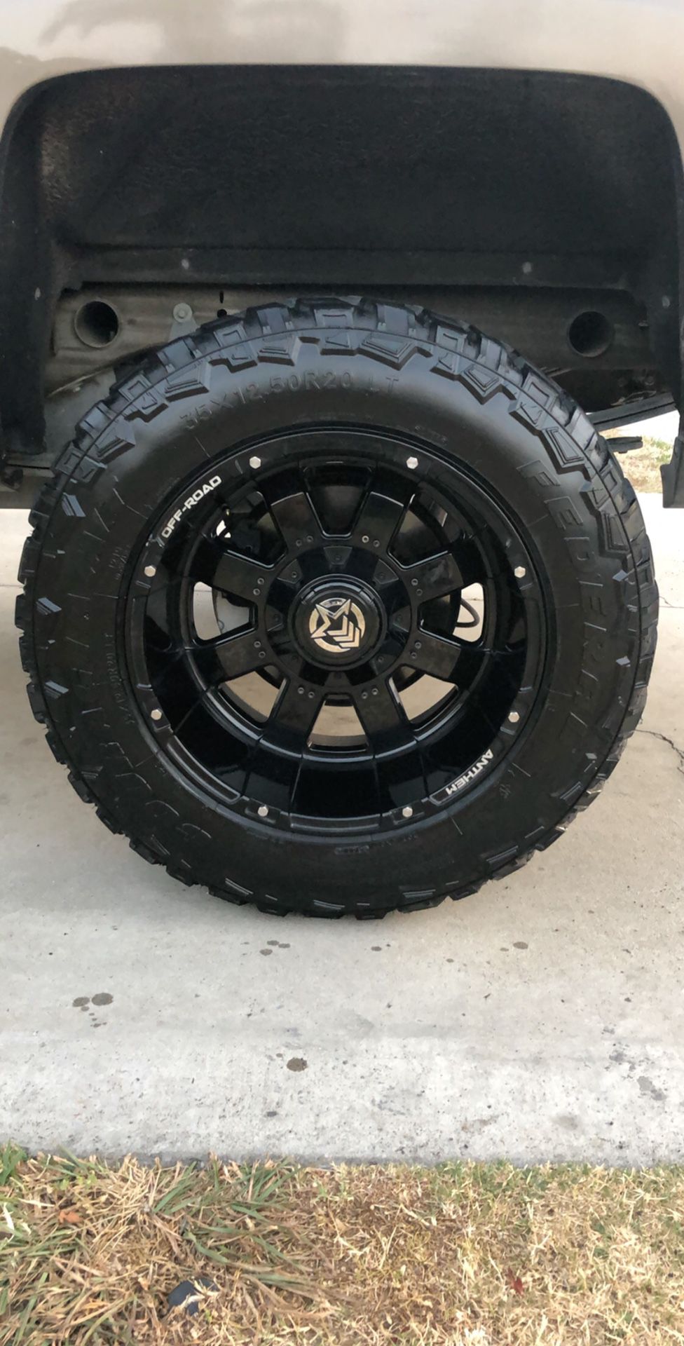 Silverado/gmc/ford / rims and tires