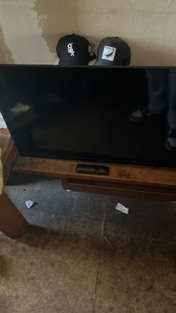 32 in Roku smart tv with remote