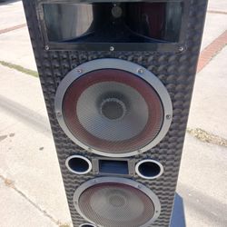 Karaoke Speaker & Mixer.. Call 