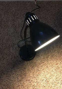 Desk lamp