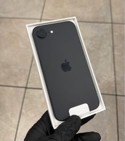 iPhone 16e