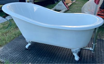 60” Cast Iron Clawfoot Slipper Tub.