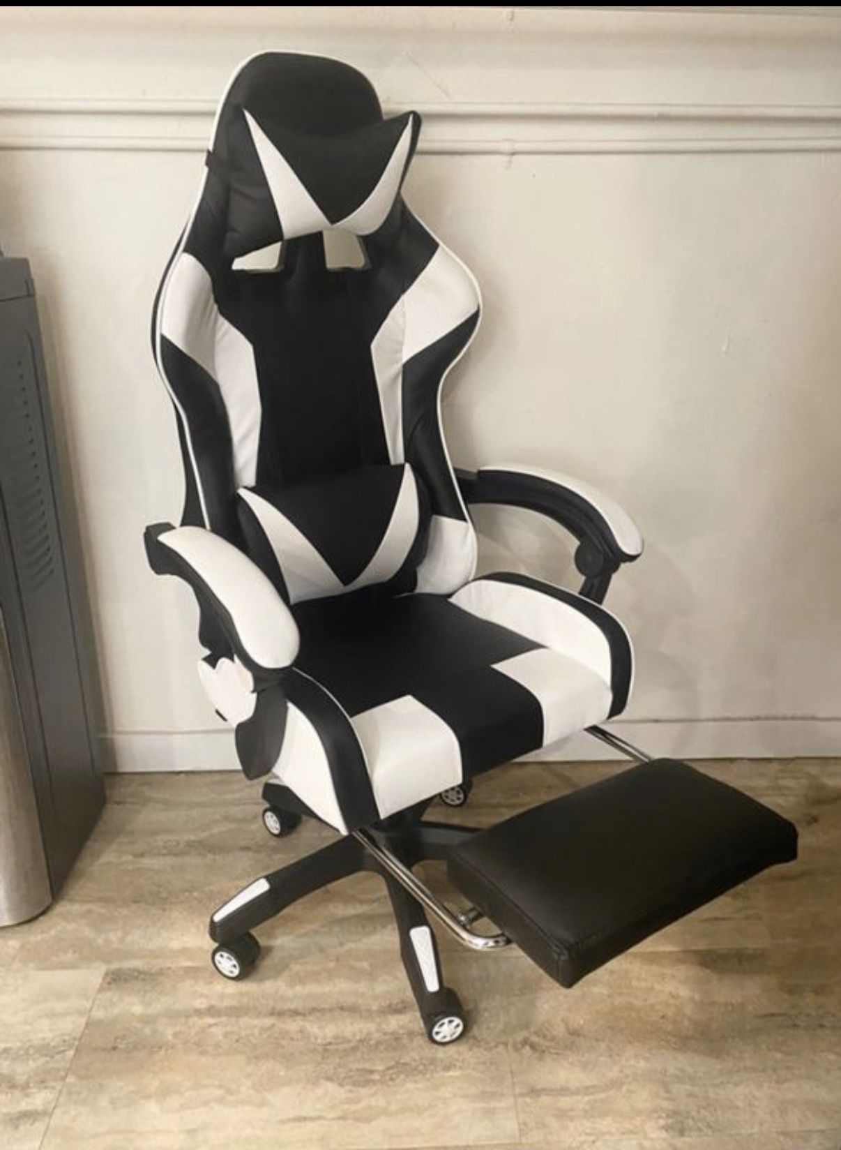 White Gaming and or Computer chair- New and Assembled