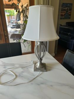 Lamp w/ shade - clean, operational