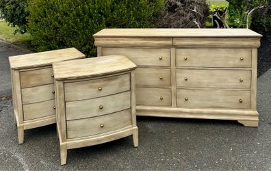 Dresser FREE DELIVERY