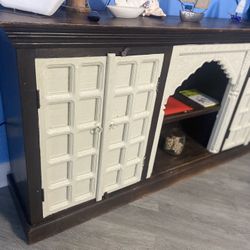 TV Console Entry Table