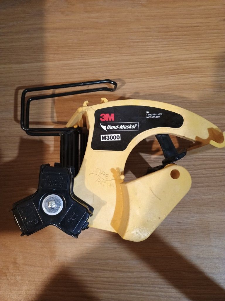 Brand New 3M Handi-Masker