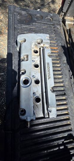 Valve cover honda 2.4L