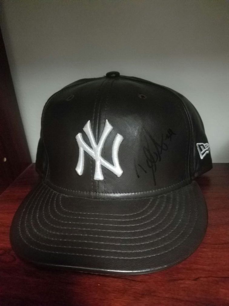 Yankees 7 5/8 David Aardsma Cap. Signed leather