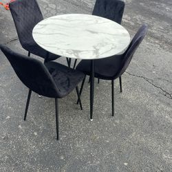 table and  chairs For Sale 