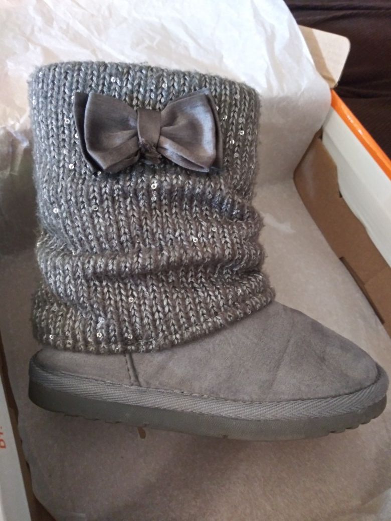 Toddler girl size 9 boots