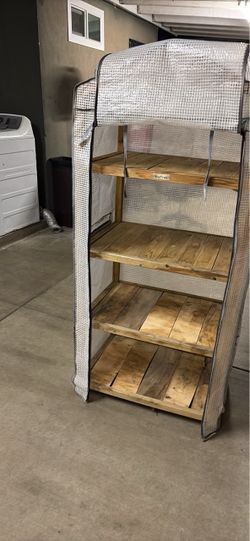 Portable Greenhouse with Zippered Cover(63x28x20)