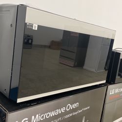 Samsung Bespoke Microwave In White Color (Scratch And Dent)