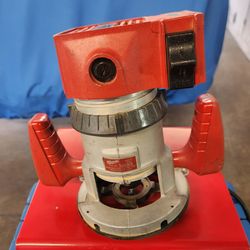 MILWAUKEE H.D. ROUTER w/Case