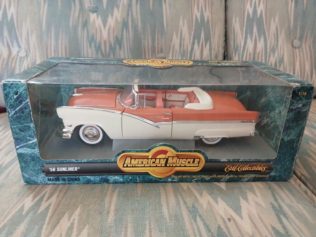 Toy 1:18 Scale Die-Cast Car