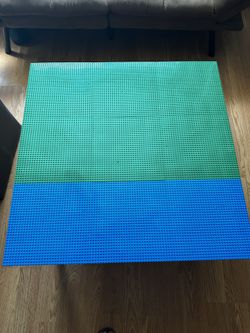 Lego Lot And Lego Table