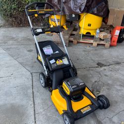 DEWALT 2x20V MAX 21 in. Cordless Battery Powered Push Lawn Mower Tool Only 