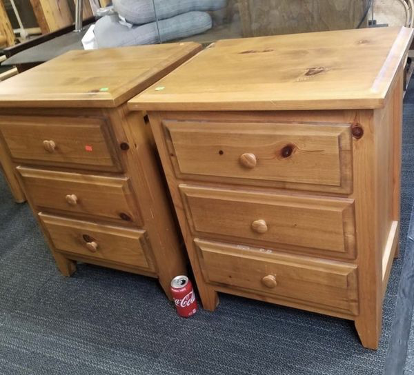 Beautiful Quality Set of Knotty Pine Three Drawer Nightstands - Delivery Available