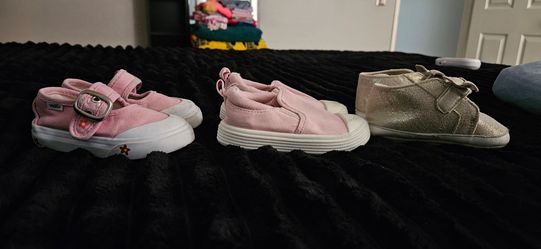 Girls shoes