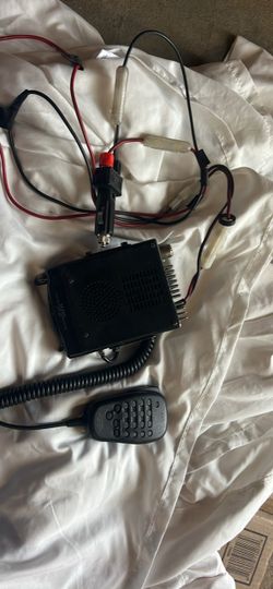 Mobile Ham Radio Transceiver with Mic and Wiring