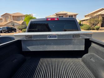 Truck bed Toolbox