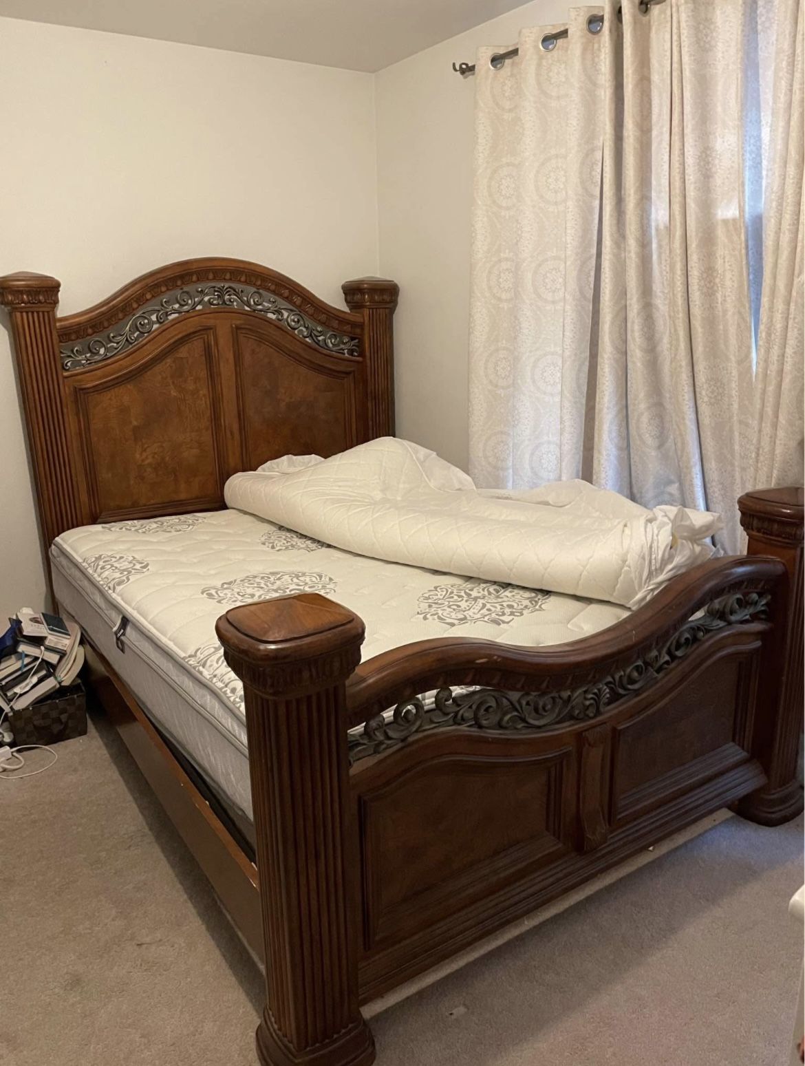 Queen Bed/ Box Spring 