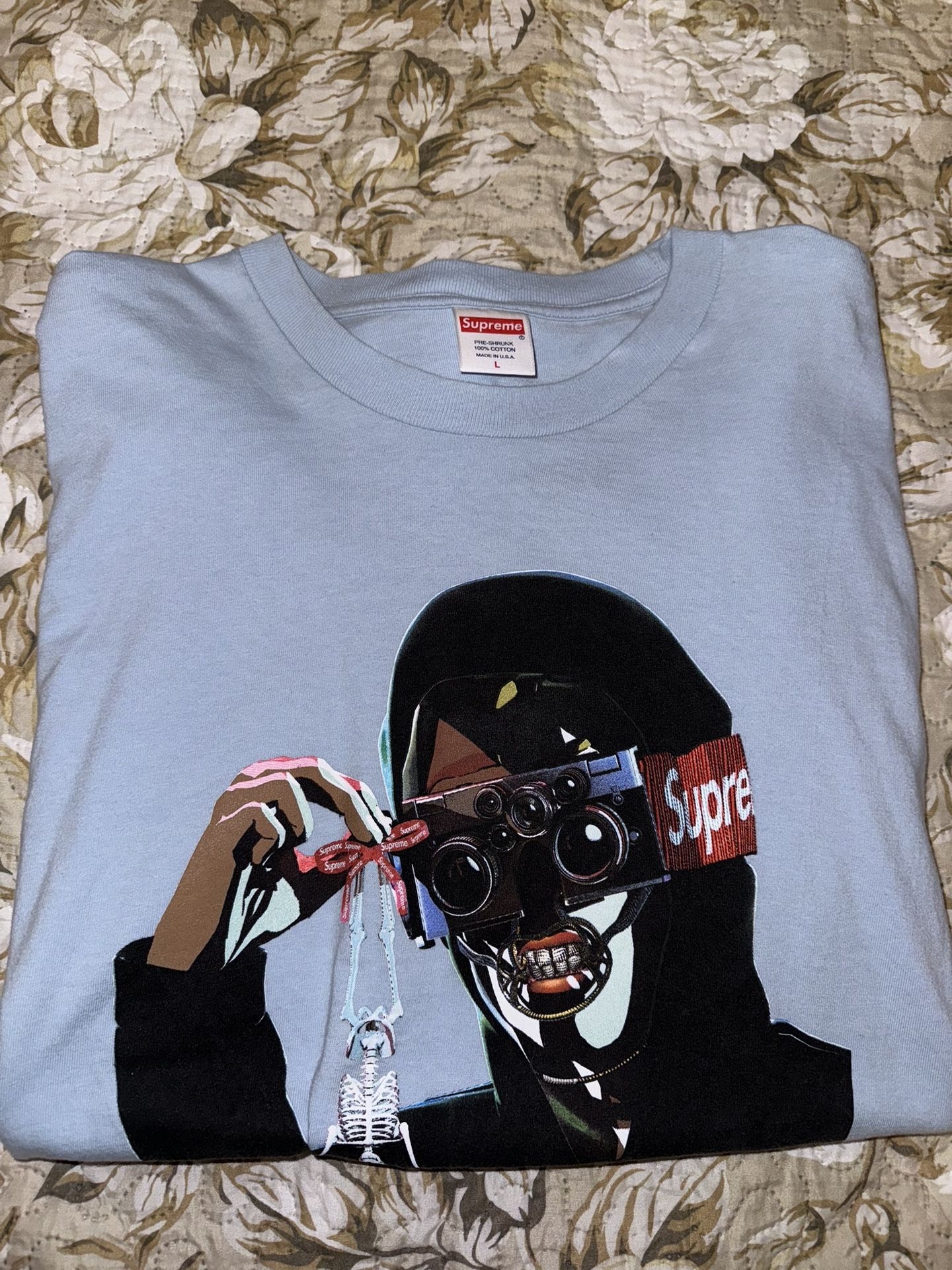 Supreme Tee Size Large