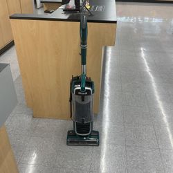Shark Vacuum Cleaner 
