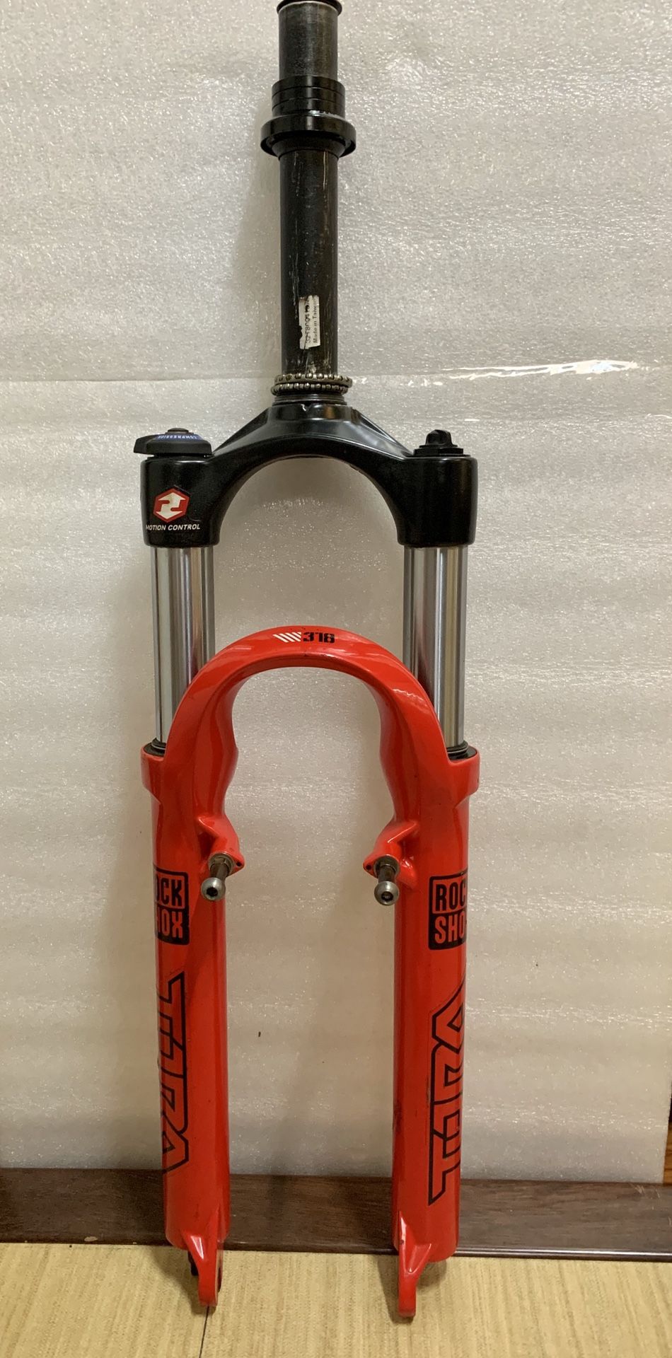 TORA ROCK SHOX Mountain Bike Fork , It’s compression air shocks. It ...