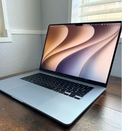 15” MacBook Air M4 Sky Blue — 16GB RAM — Excellent Condition