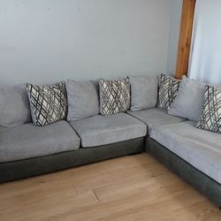 SECTIONAL SOFA