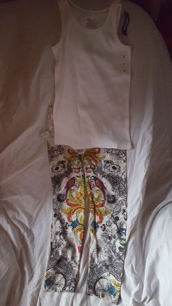 Old navy tank top size 6-7 girls and leggings size 8-10. Brand new with tags . Never been used
