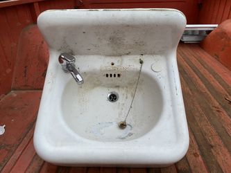 Antique/vintage bath wall mount sink