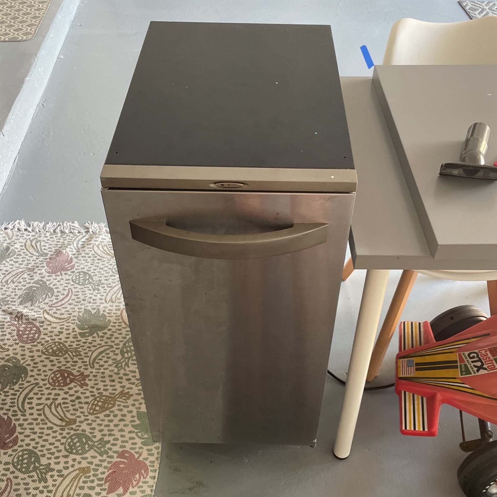 BROAN Elite Trash Compactor