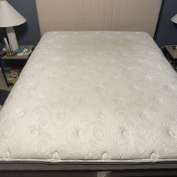 Serta ISeries Queen Size Bed *Box Spring Included *
