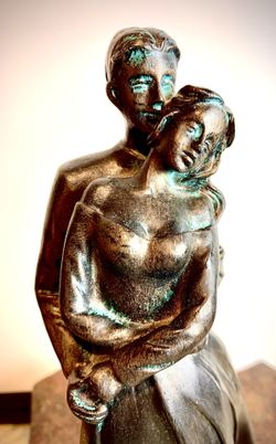 Beautiful decorative art, composite wood like sculpture Couple H12.5xW5.5xD3.5 inch Lbs 1.4 Wood like composite sculpture Couple in excellent conditio