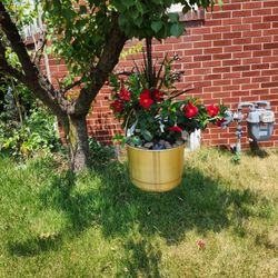 Flower Vase Arangments & Yard Items ...all Pixs For Only $65