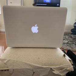 Apple MacBook Laptop 