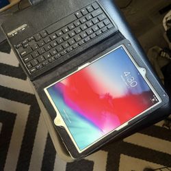 1st Gen iPad Air 16gb 