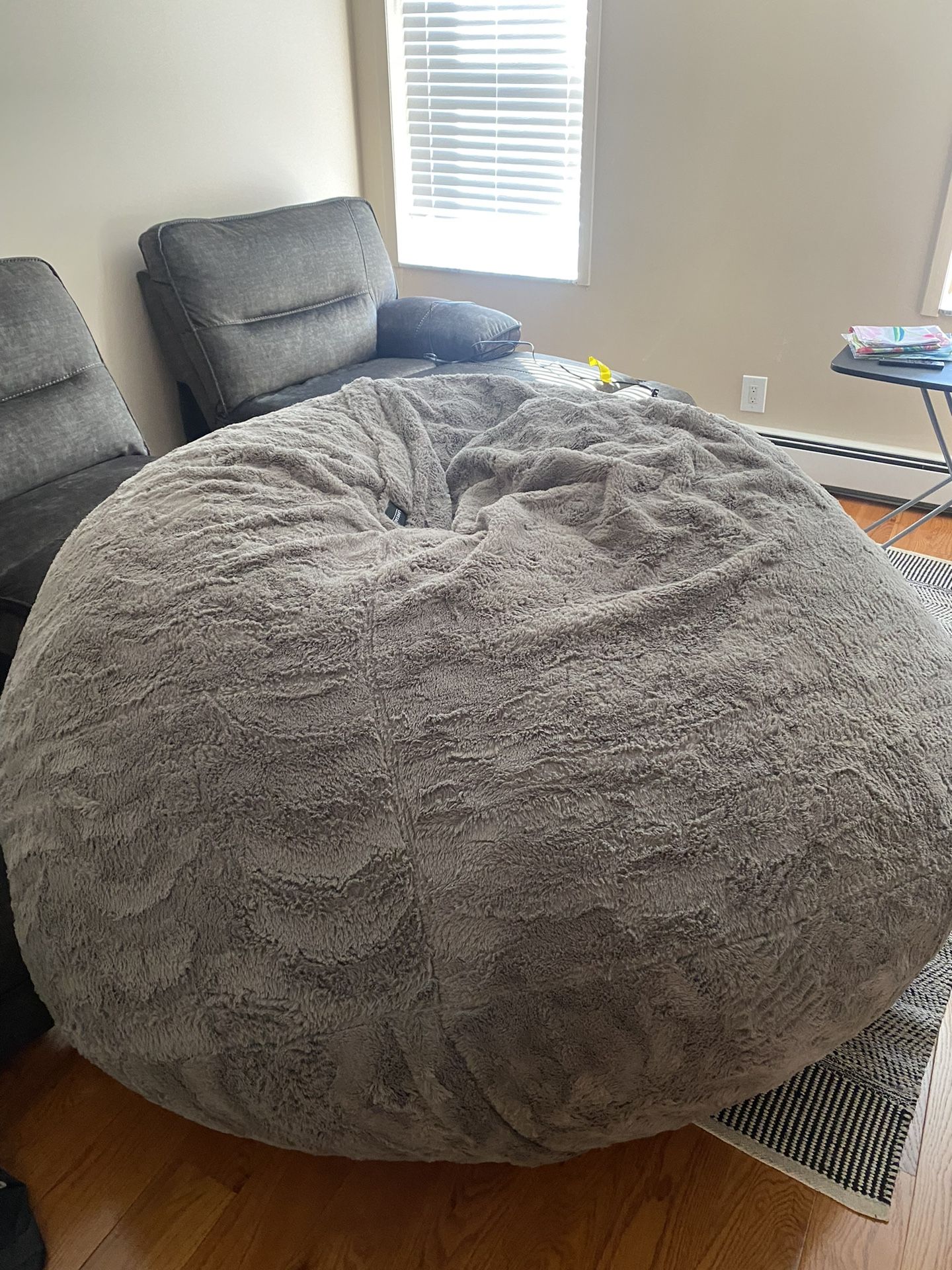 Love Sac Jumbo Gray Bean Bag 