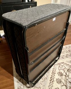 High End Foldable Hotel Guest Bed