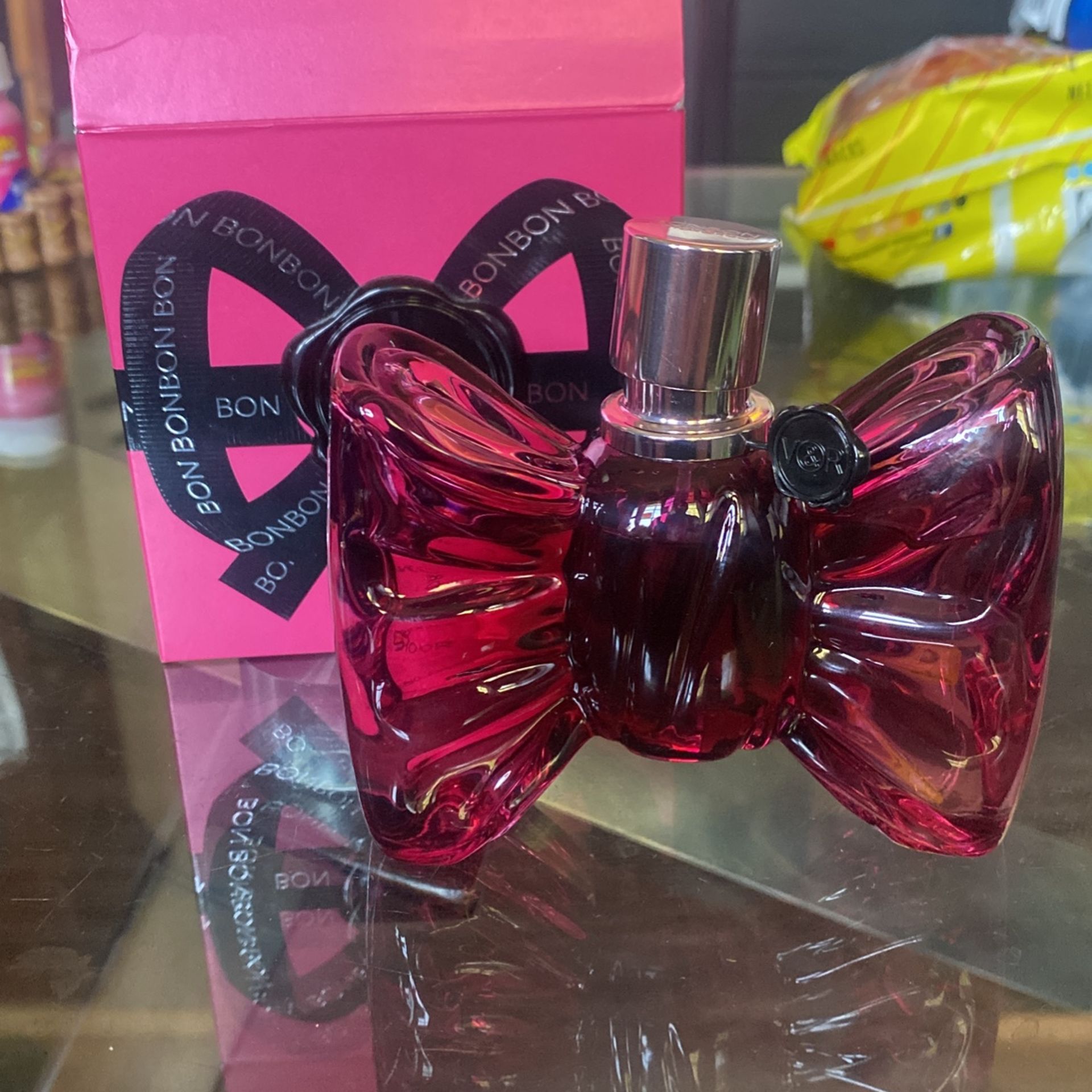 Bonbon Viktor& Rolf Perfume 90ml .. 100$ OBO