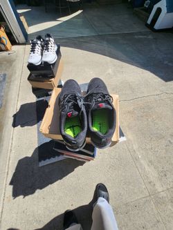 Reebok suitable work shoes stell toes  new