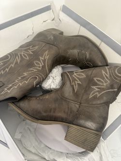 Woman's Boots 